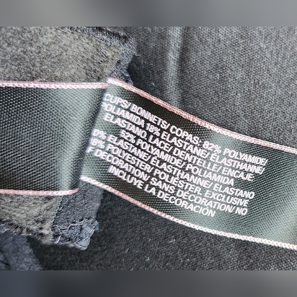 Victoria's Secret - Black w/lace Cross Back Bra - (36D) - Picture 6 of 6